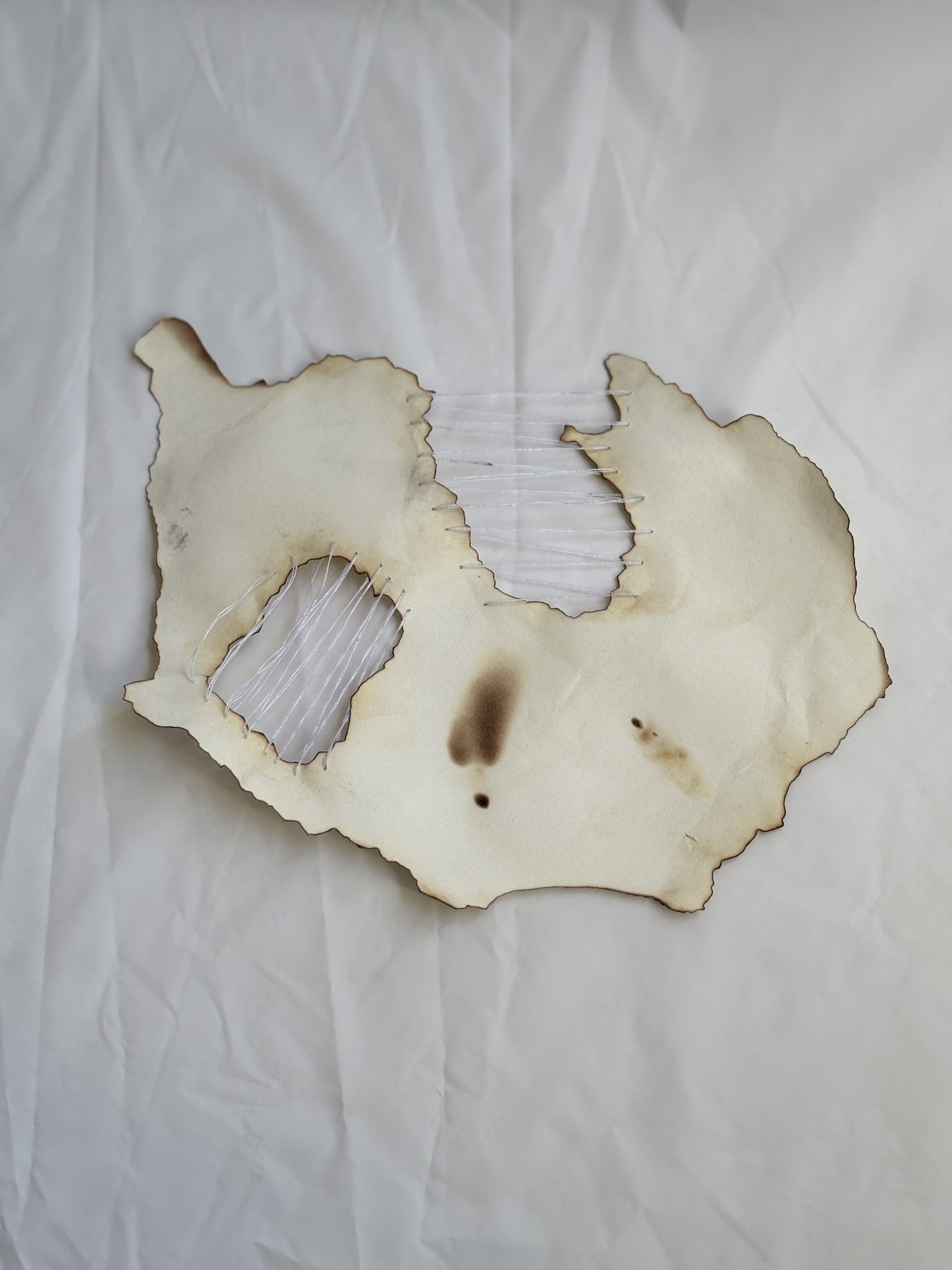 Deconstruction, fragment and void